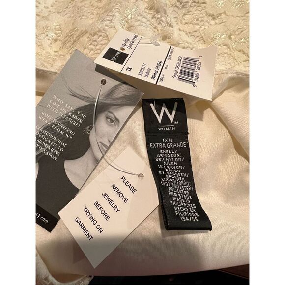 Long Sleeve Lace Top by Woman - Picture 6 of 6